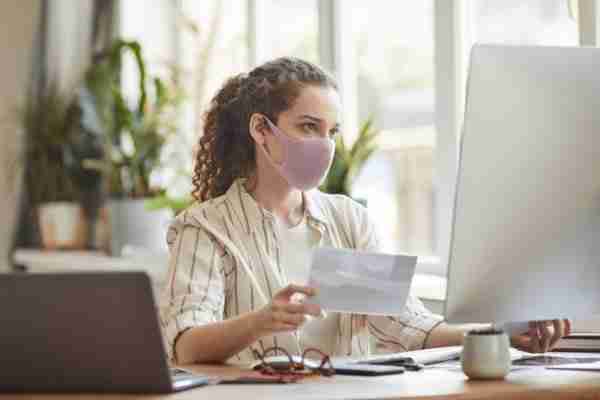 woman-attending-popular-online-business-webinars-on-laptop